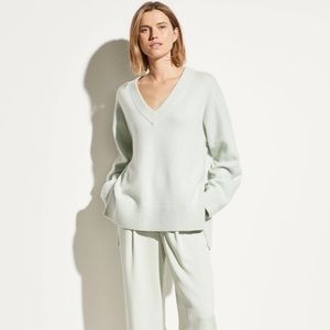 Vince Cashmere Tunic Sweater in Aloe